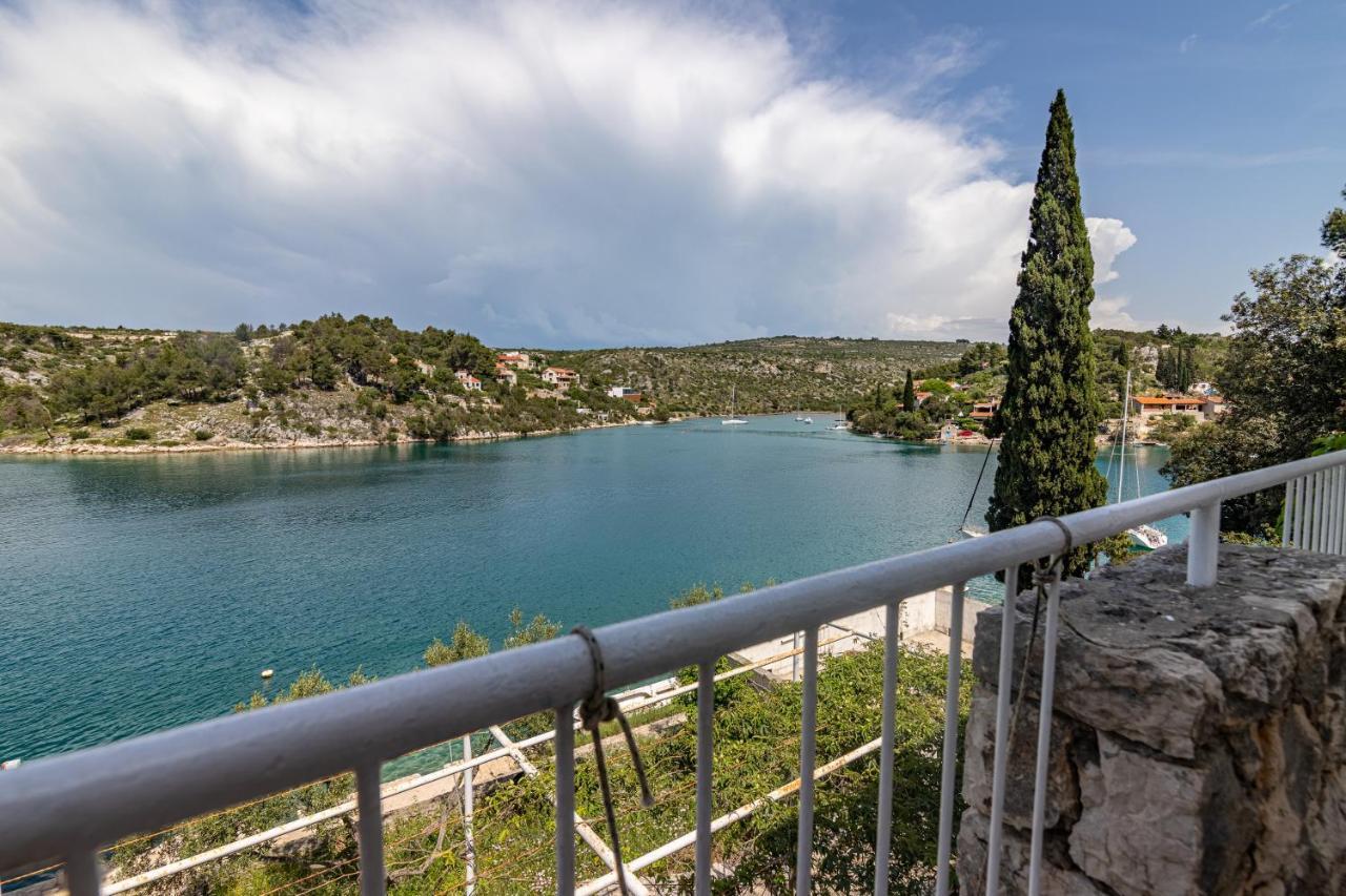 Apartments By The Sea Bobovisca Na Moru, Brac - 5682 Lozisce Exterior photo