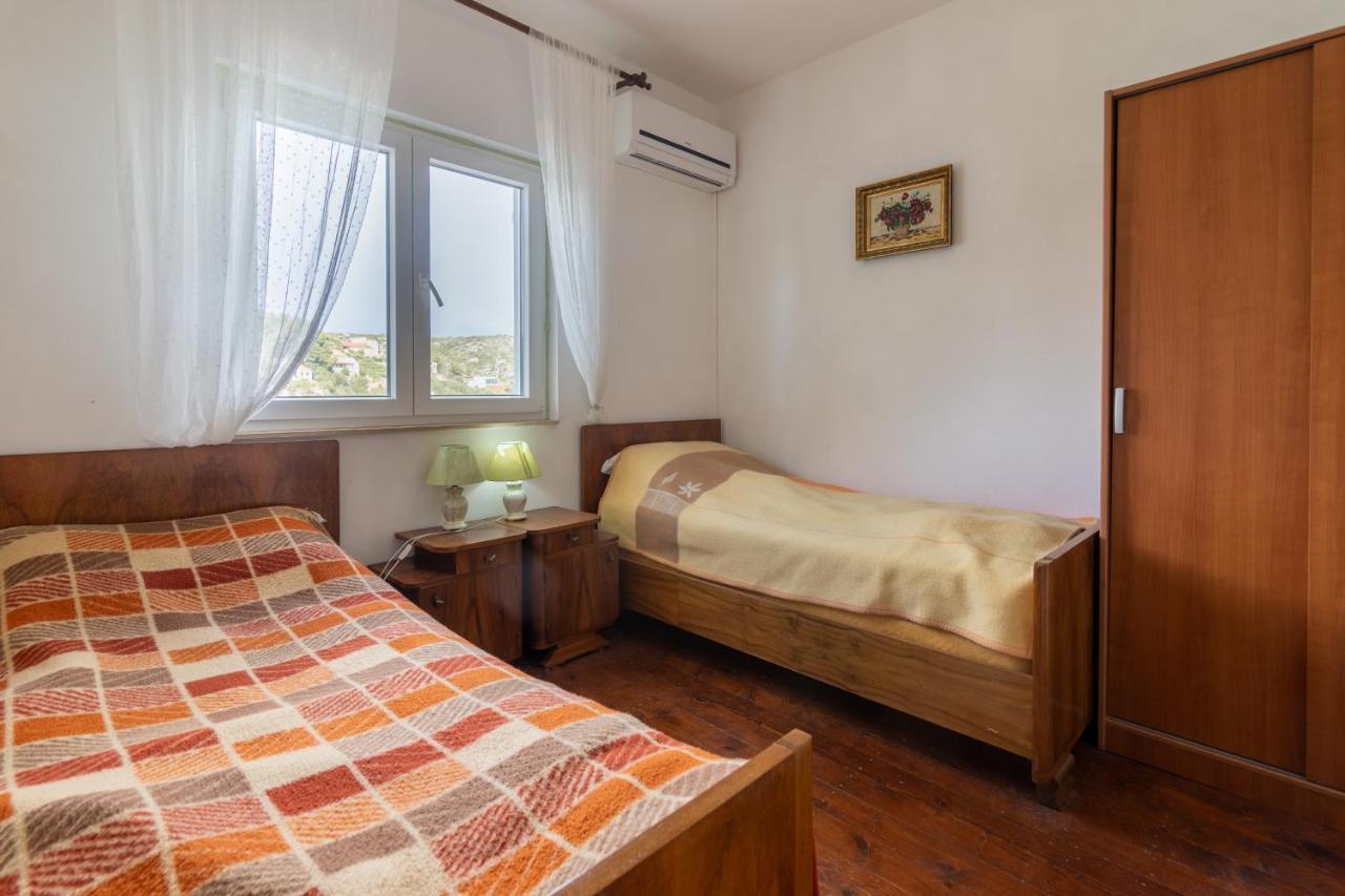 Apartments By The Sea Bobovisca Na Moru, Brac - 5682 Lozisce Exterior photo